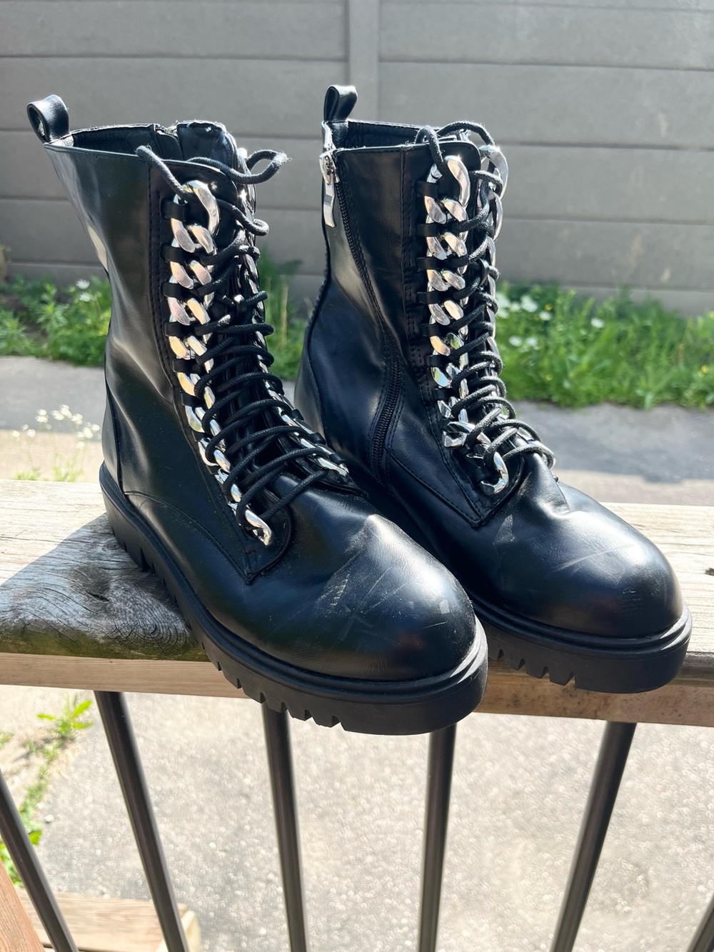 Women’s Black Lace-Up Combat Boots w/ chains -Kendall & Kylie - Brand New size 8